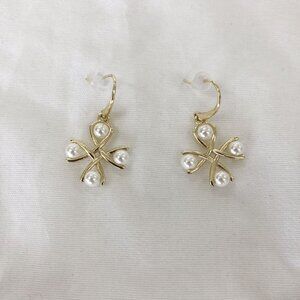 Kendra Scott Everleigh Pearl Gold Drop Earrings